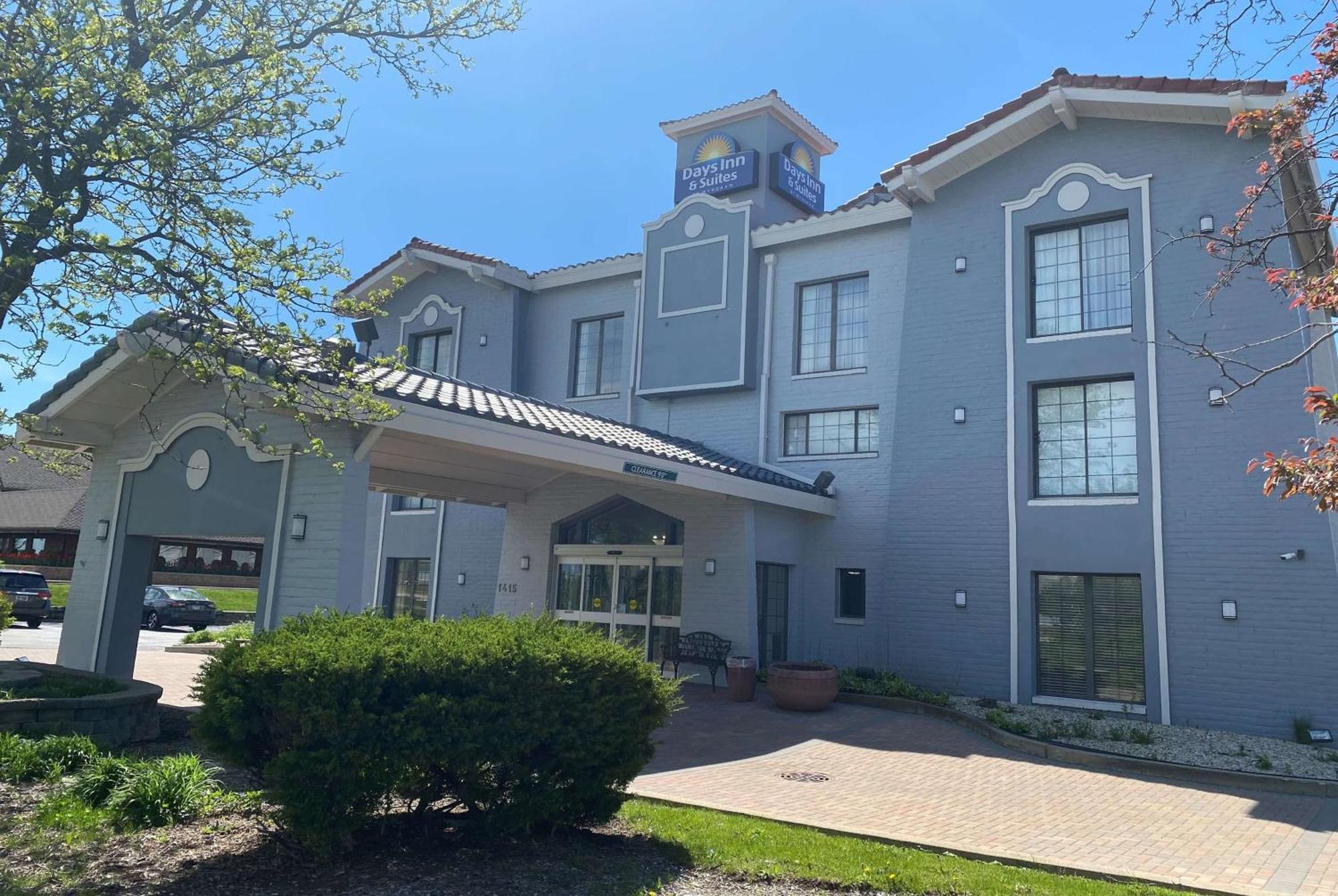 Days Inn & Suites By Wyndham Arlington Heights Exteriör bild