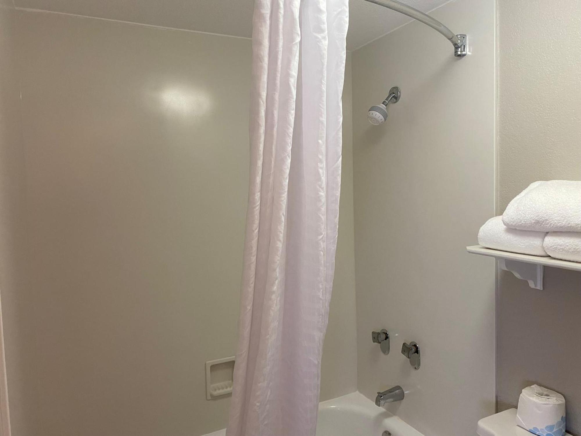 Days Inn & Suites By Wyndham Arlington Heights Exteriör bild