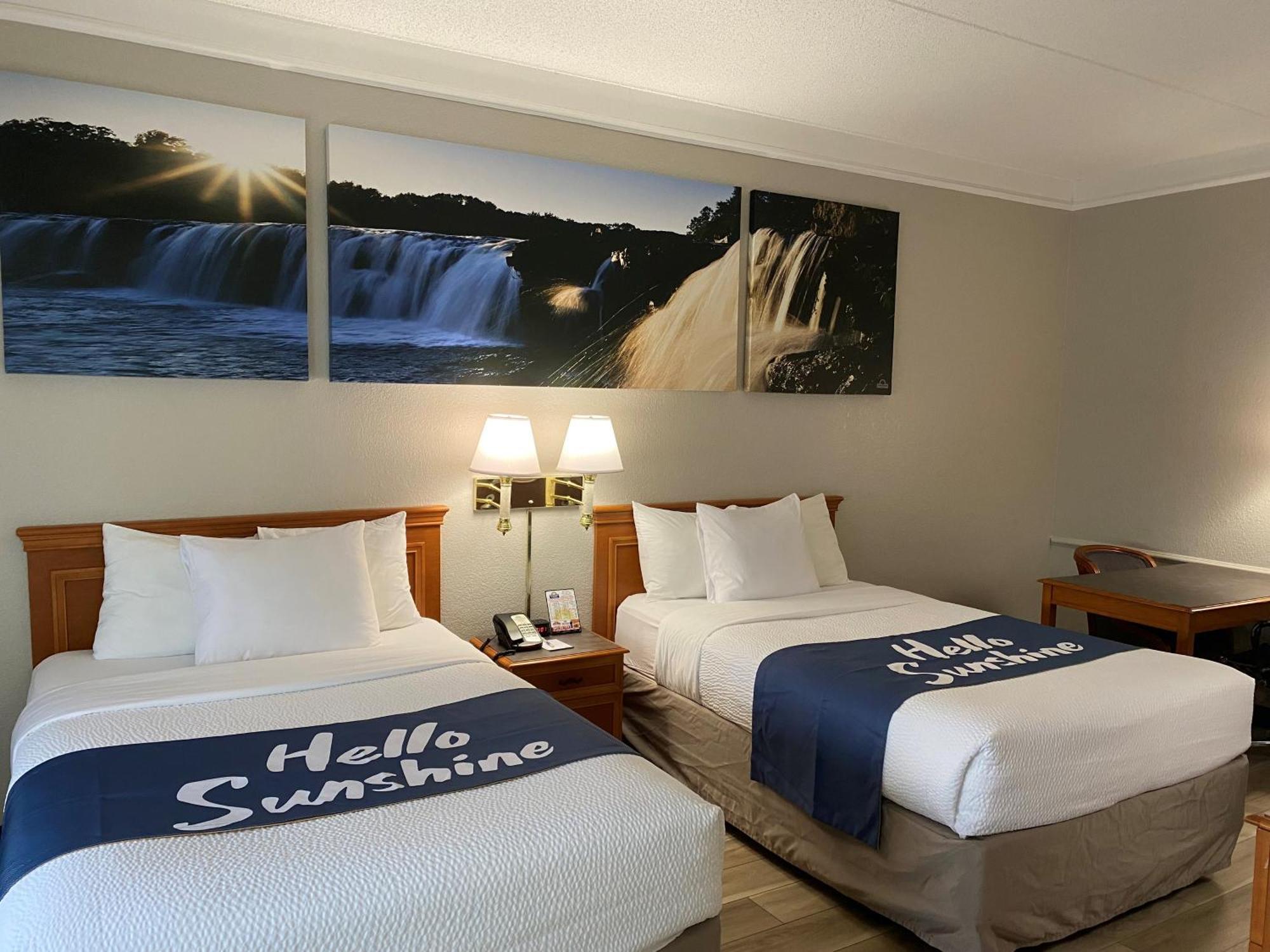 Days Inn & Suites By Wyndham Arlington Heights Exteriör bild