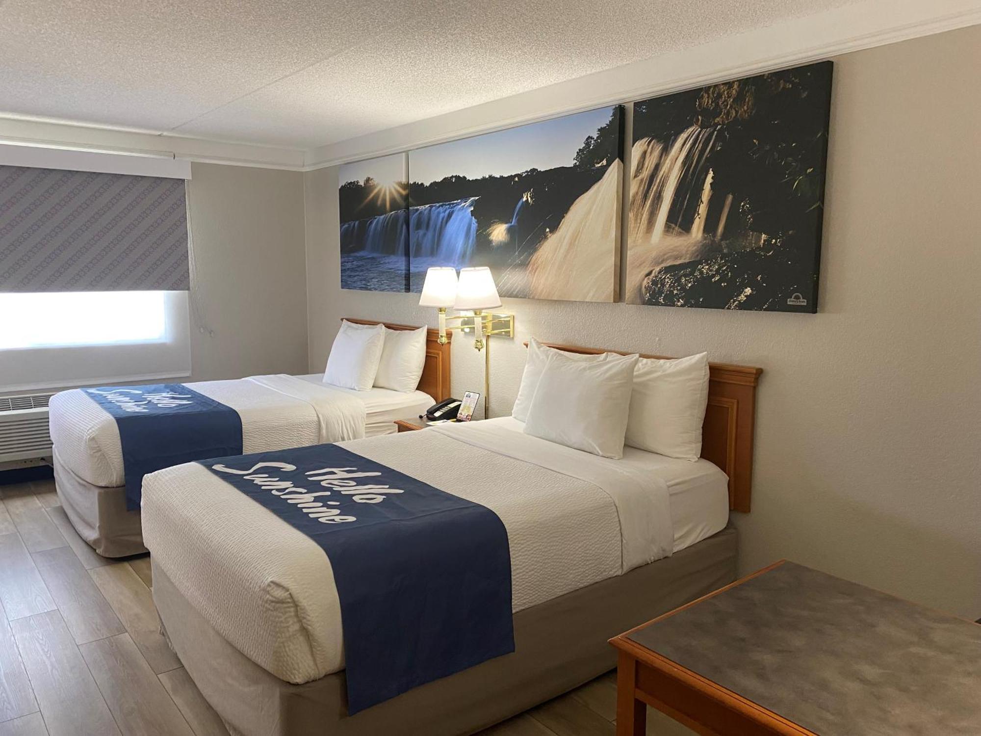 Days Inn & Suites By Wyndham Arlington Heights Exteriör bild