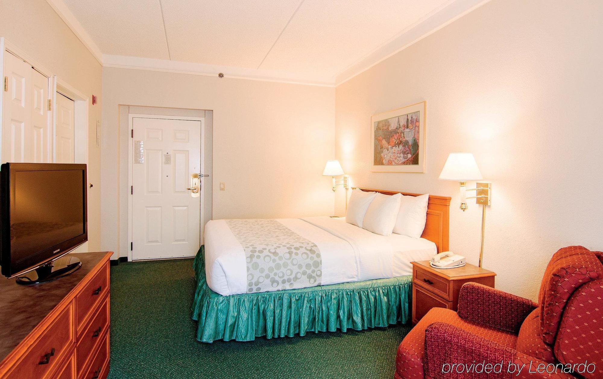 Days Inn & Suites By Wyndham Arlington Heights Exteriör bild