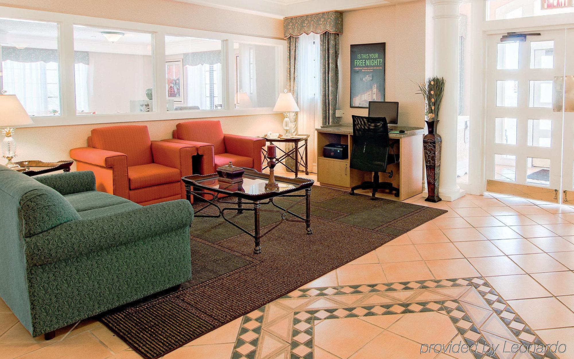 Days Inn & Suites By Wyndham Arlington Heights Exteriör bild