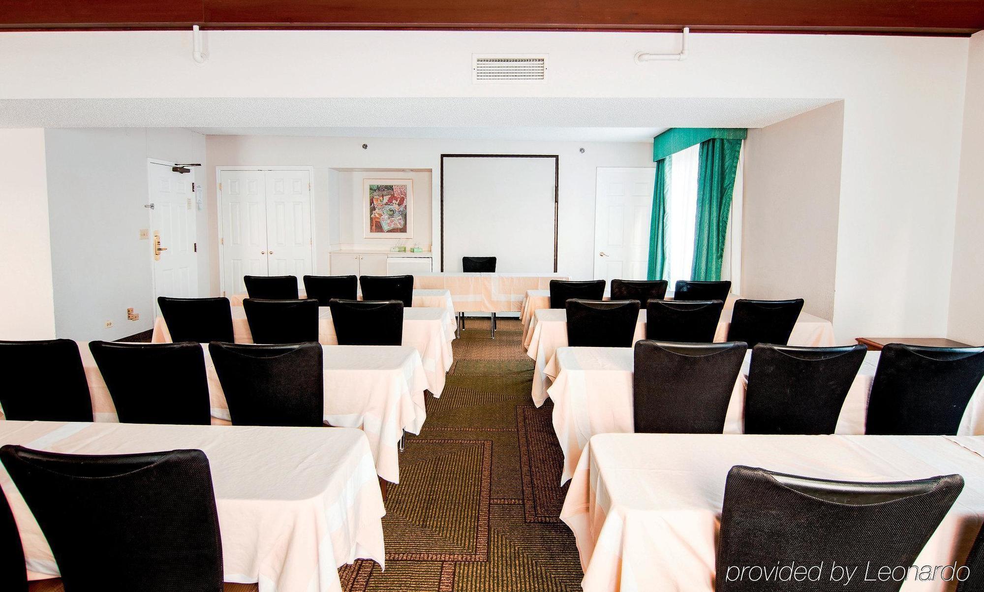 Days Inn & Suites By Wyndham Arlington Heights Exteriör bild