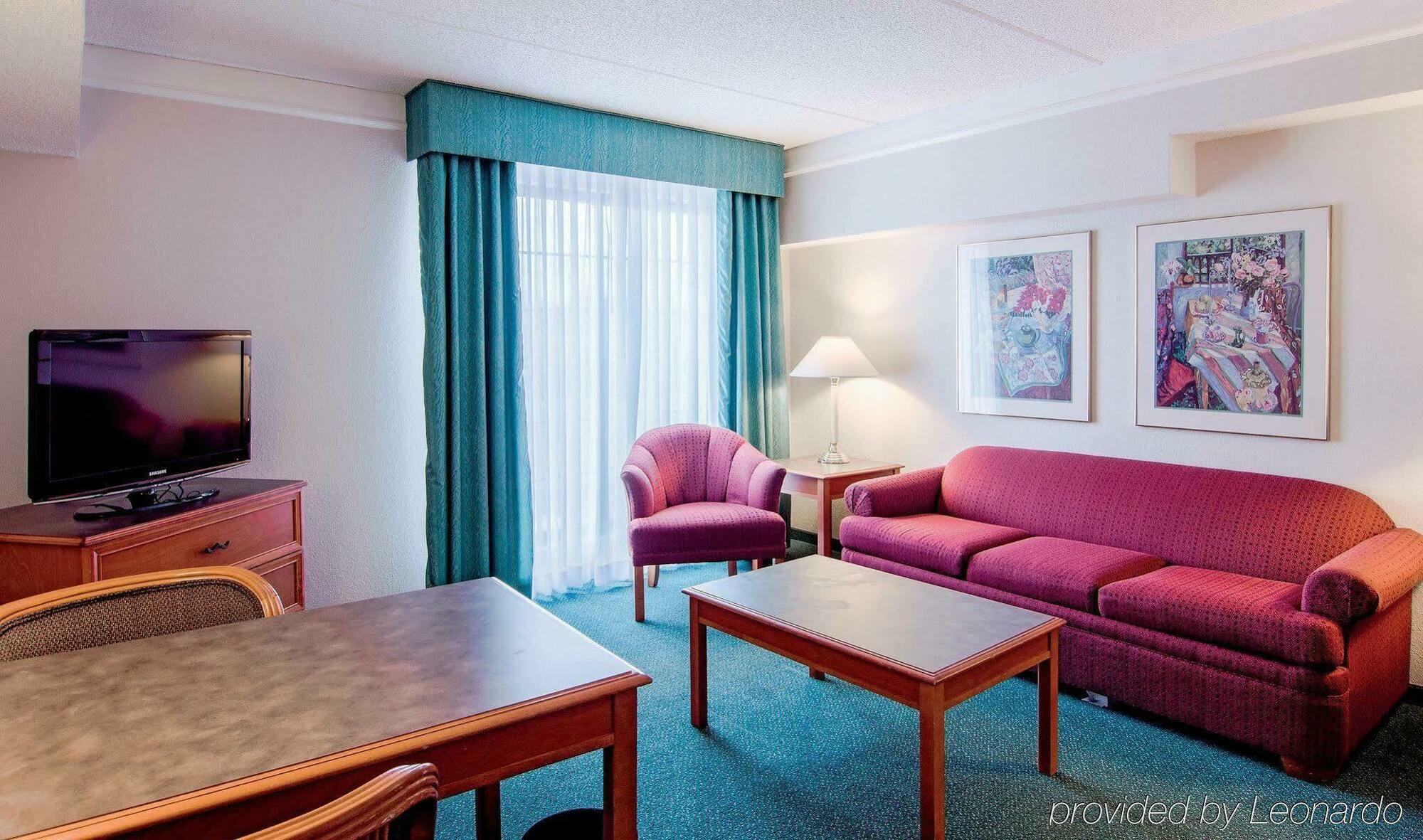 Days Inn & Suites By Wyndham Arlington Heights Exteriör bild